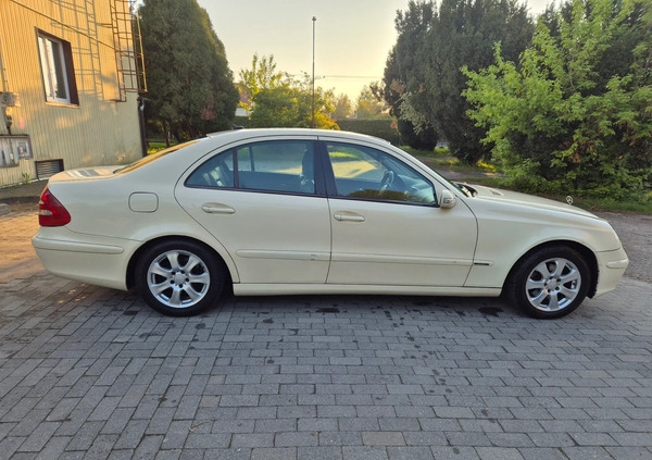 Mercedes-Benz Klasa E cena 6500 przebieg: 395658, rok produkcji 2005 z Siedliszcze małe 67